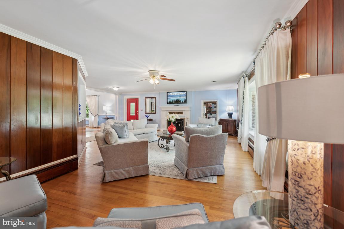 LIVINGSTON GROVE - Residential