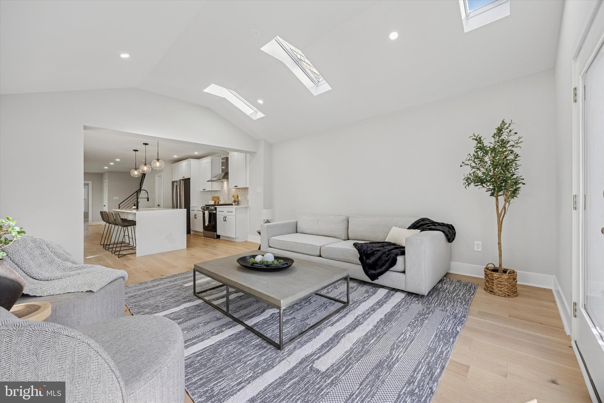 CAMELOT - Residential Lease