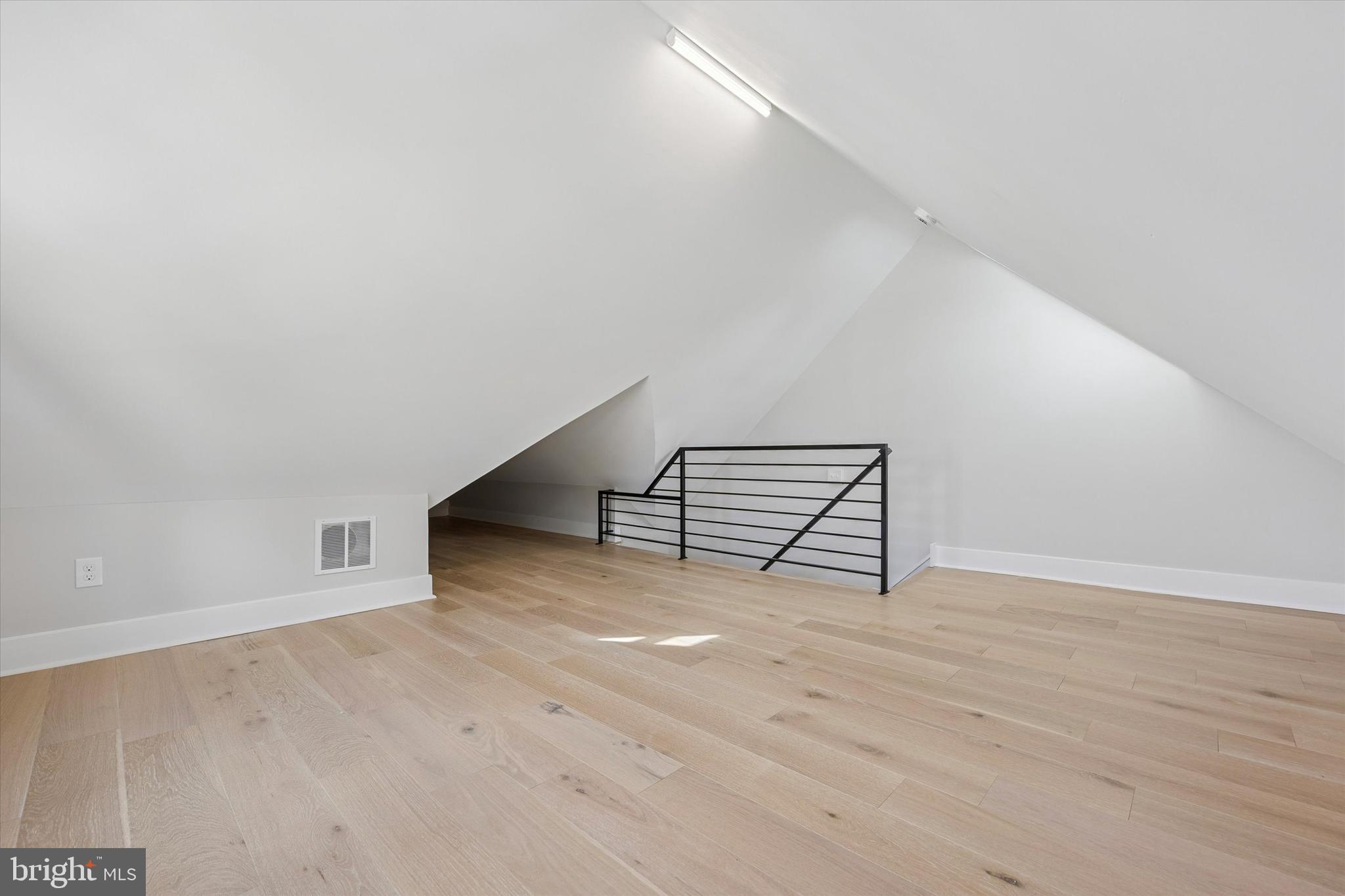 CAMELOT - Residential Lease