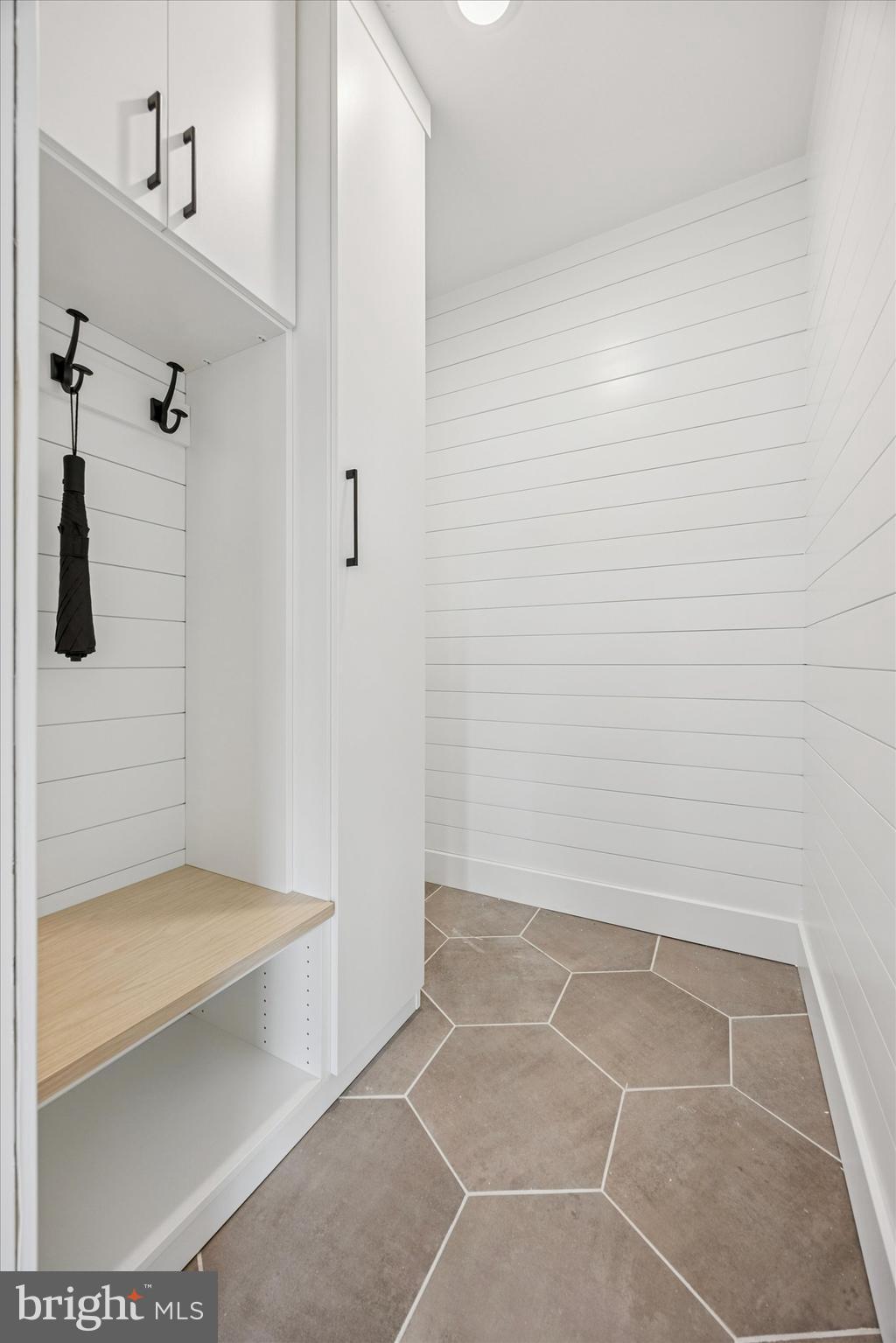 CAMELOT - Residential Lease