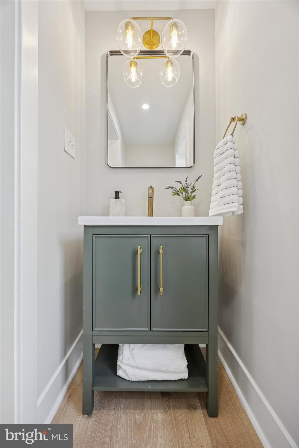 CAMELOT - Residential Lease