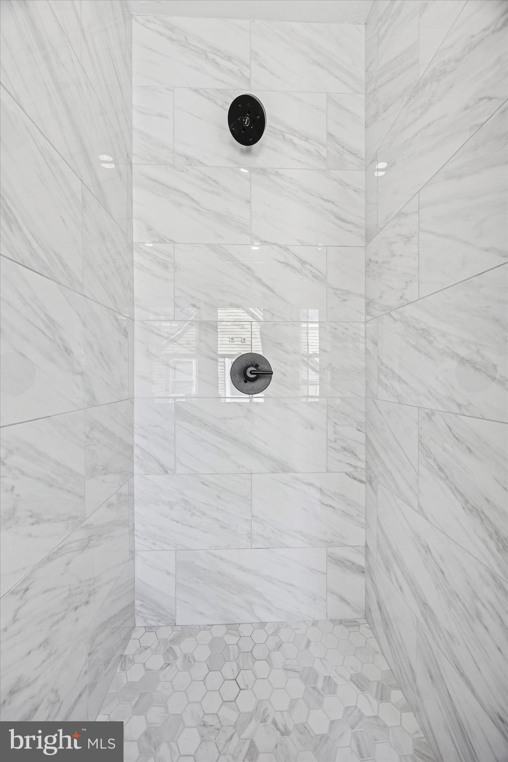 CAMELOT - Residential Lease