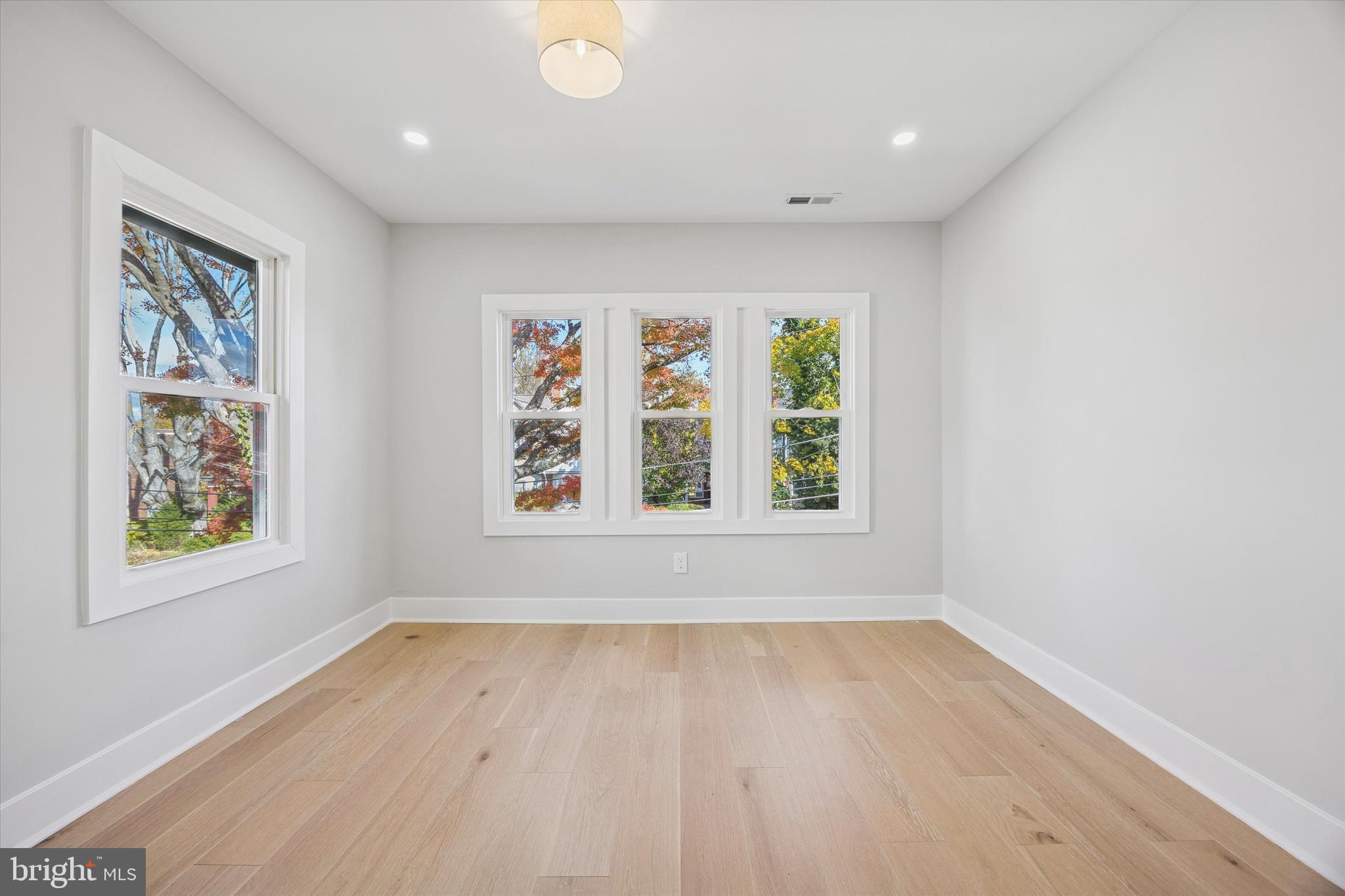 CAMELOT - Residential Lease