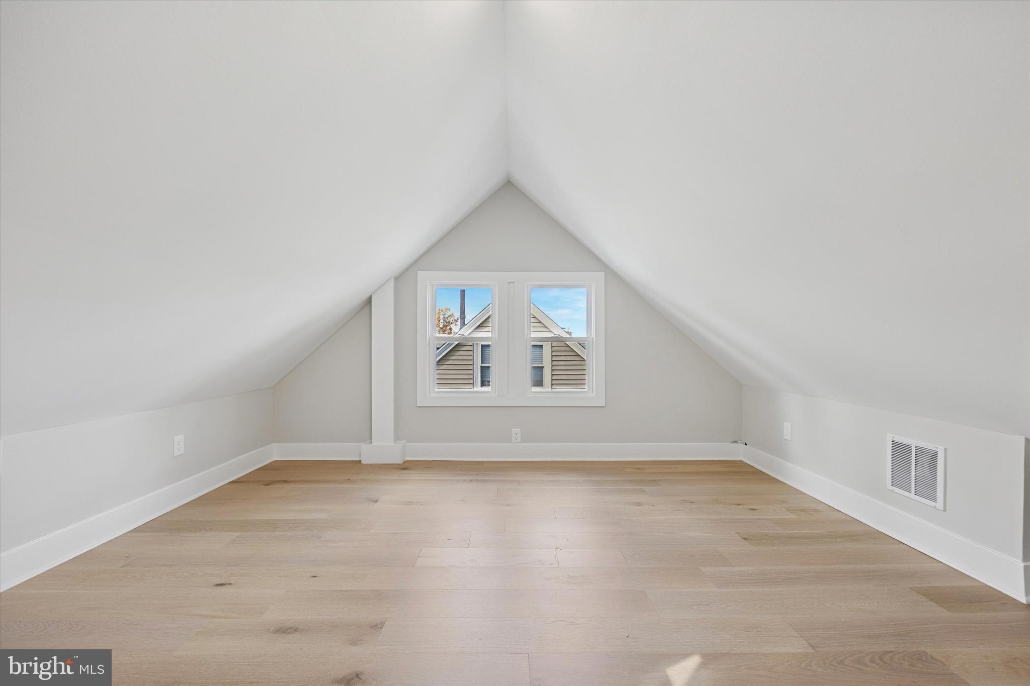 CAMELOT - Residential Lease