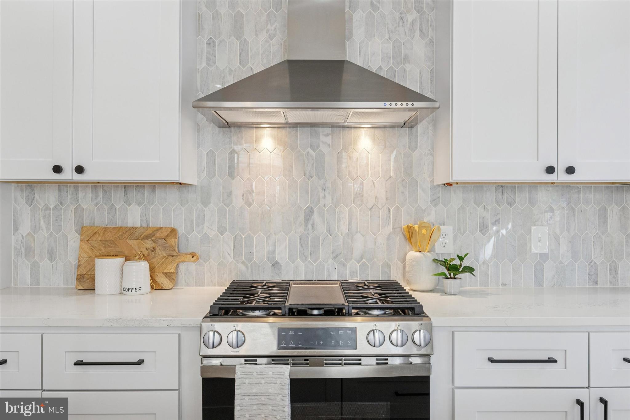 CAMELOT - Residential Lease