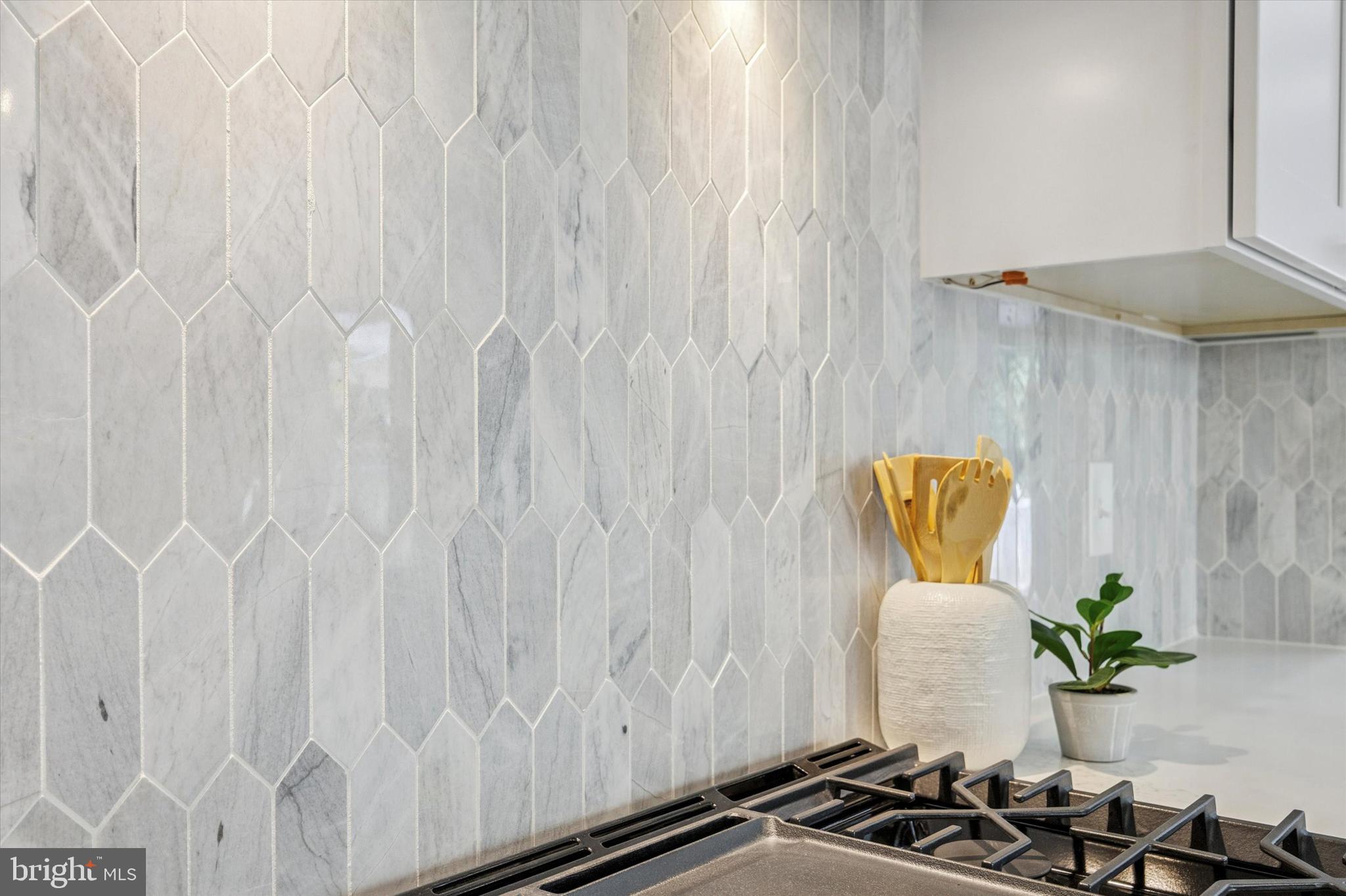 CAMELOT - Residential Lease