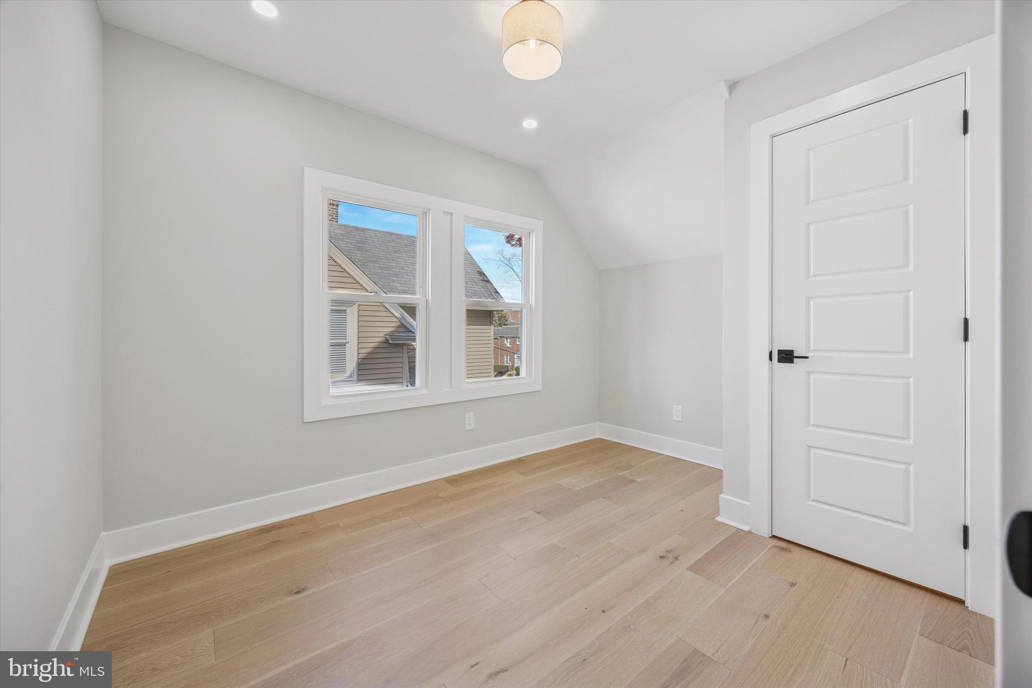 CAMELOT - Residential Lease