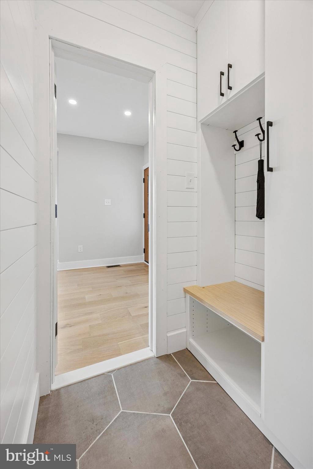 CAMELOT - Residential Lease