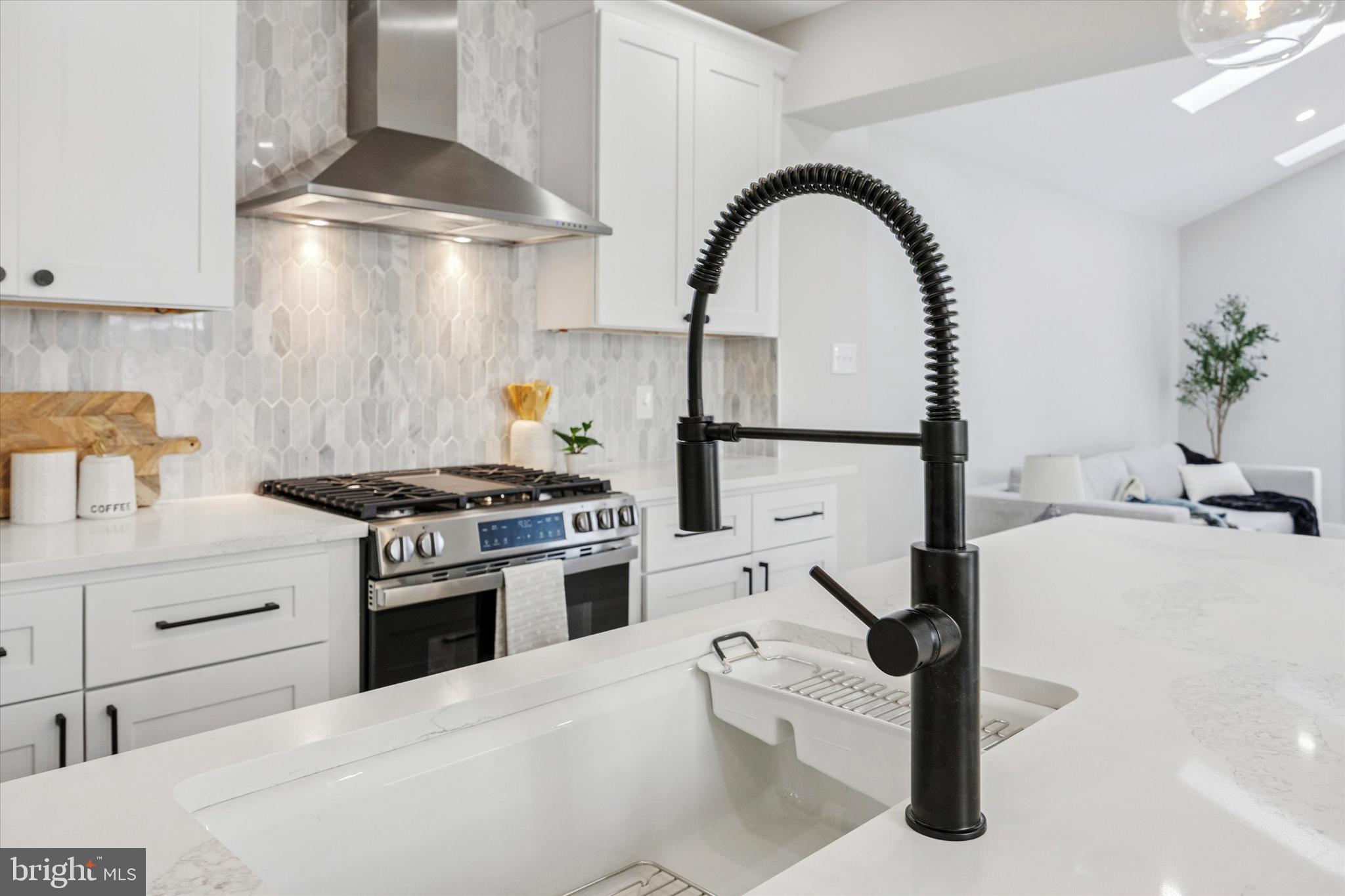 CAMELOT - Residential Lease