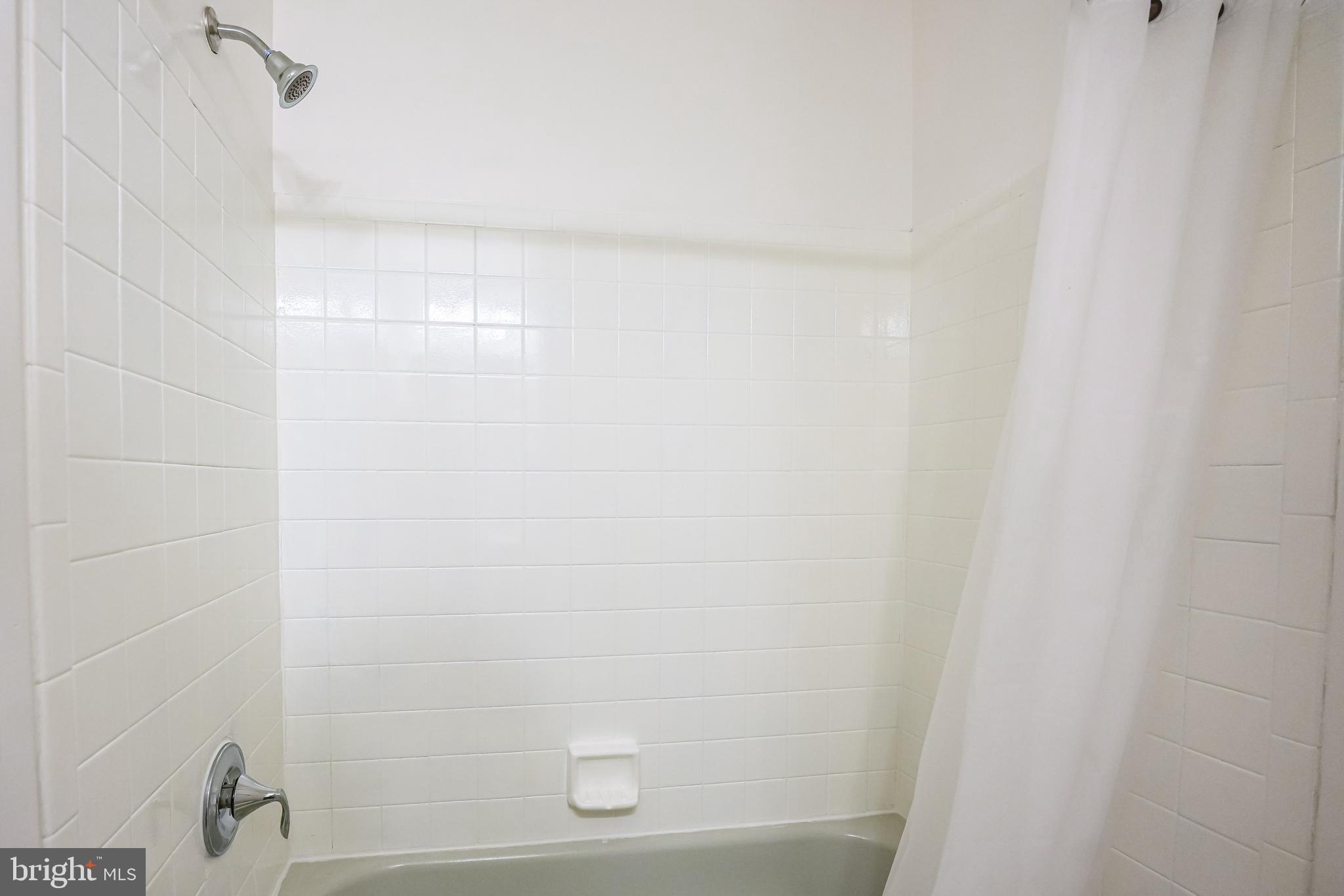 RESTON - Residential Lease