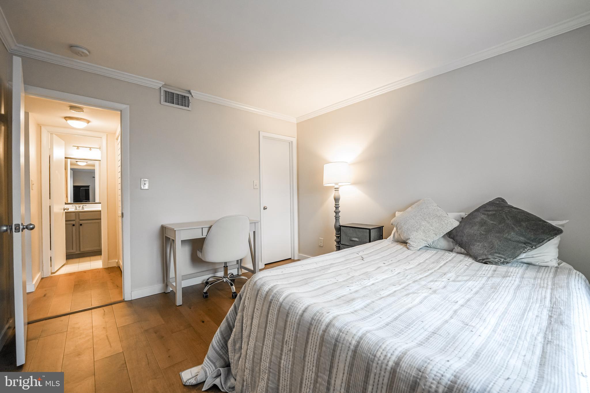 RESTON - Residential Lease