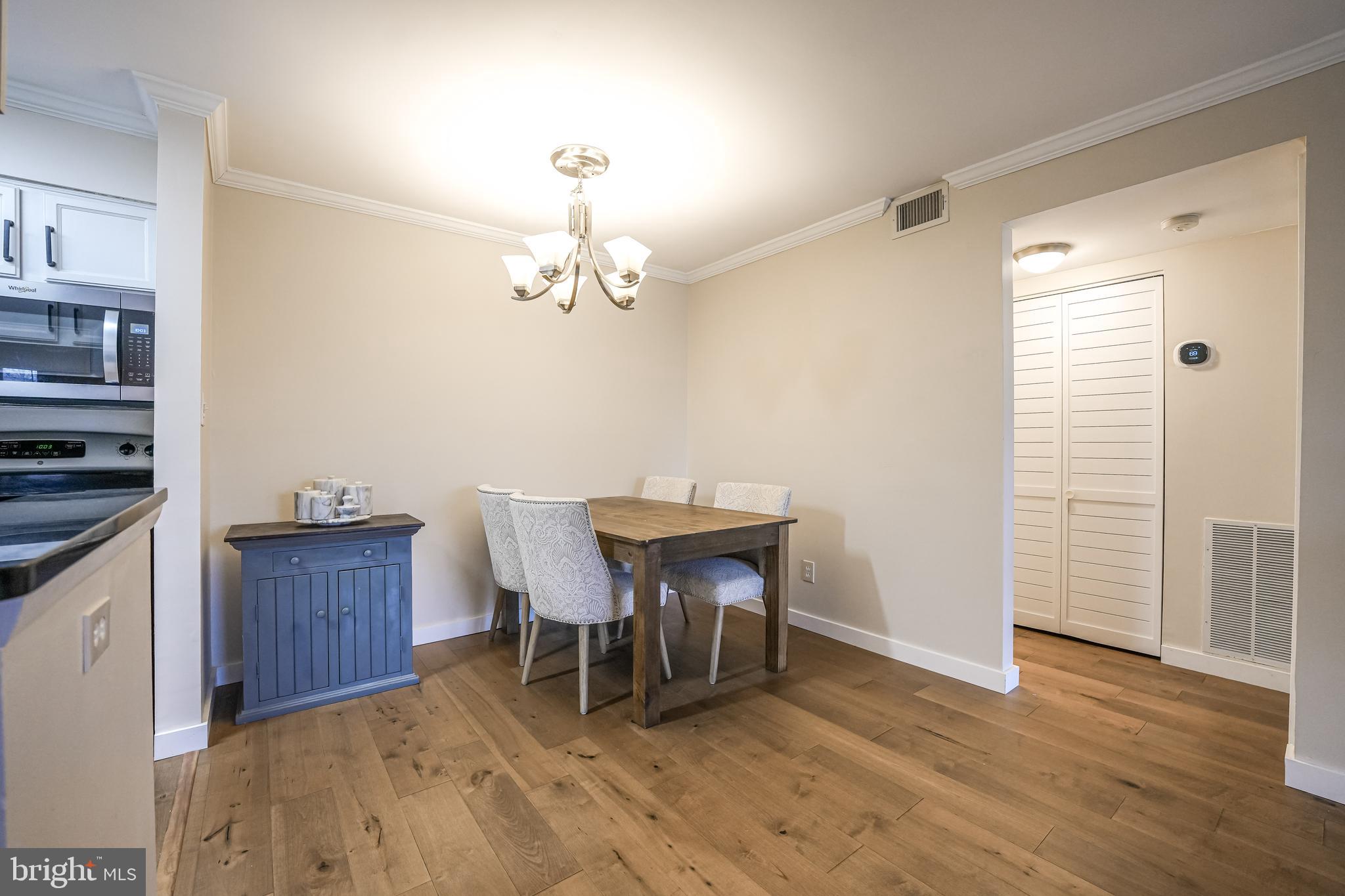 RESTON - Residential Lease