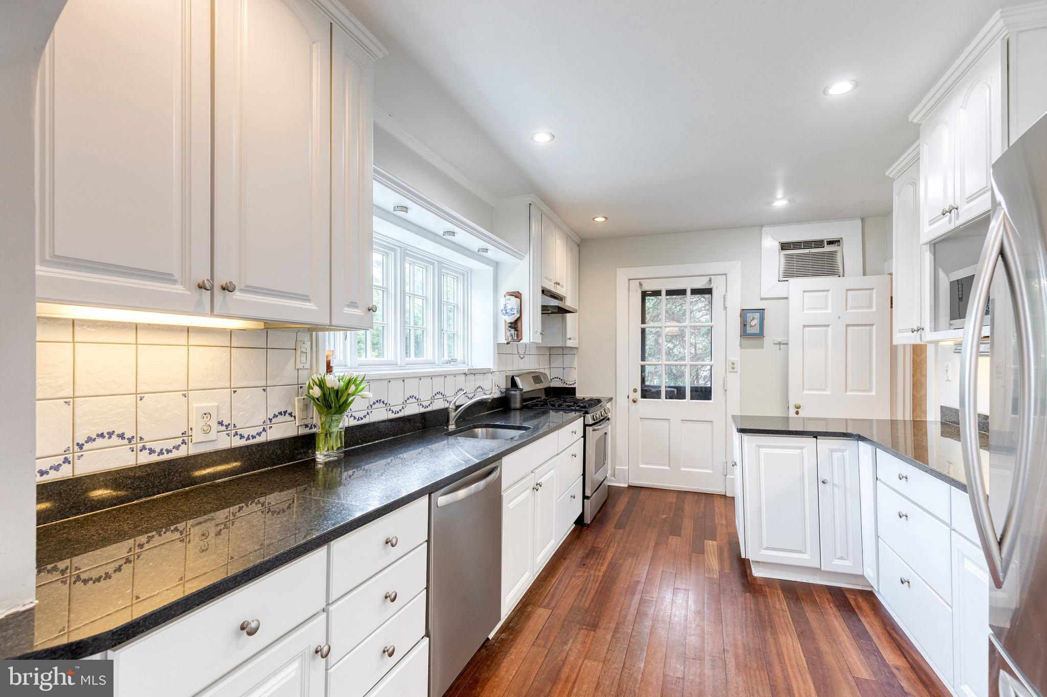 HOMELAND HISTORIC DISTRICT - Residential