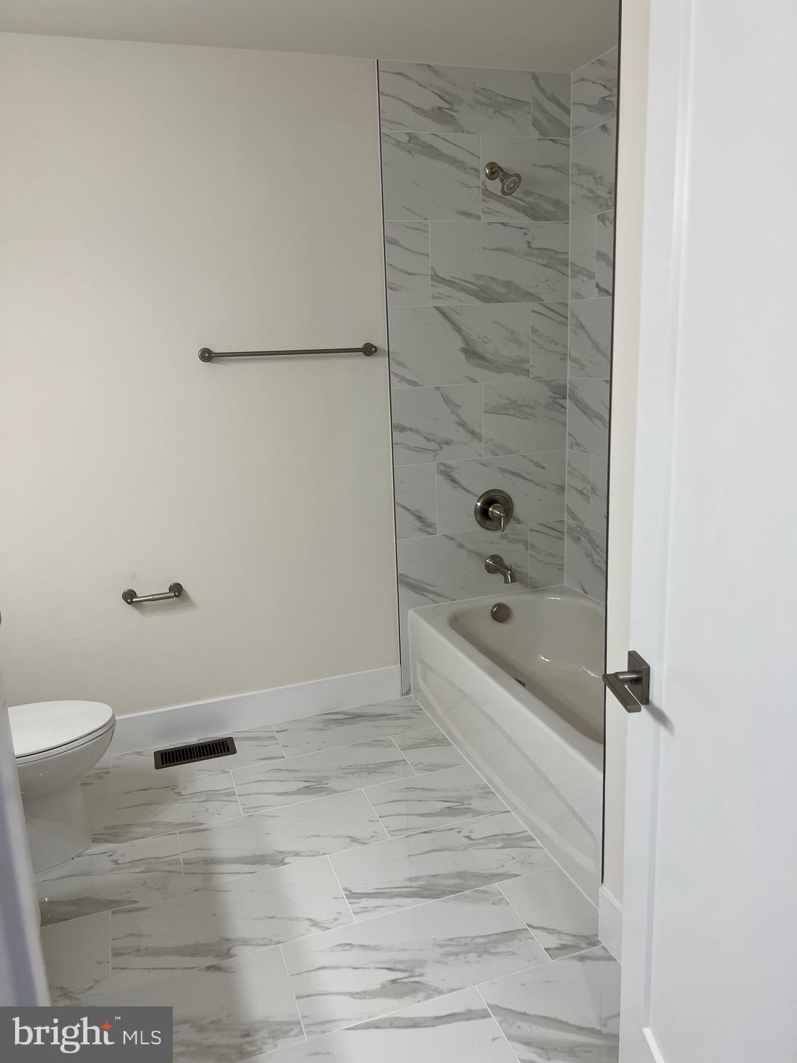 GLEBE HARBOR - Residential