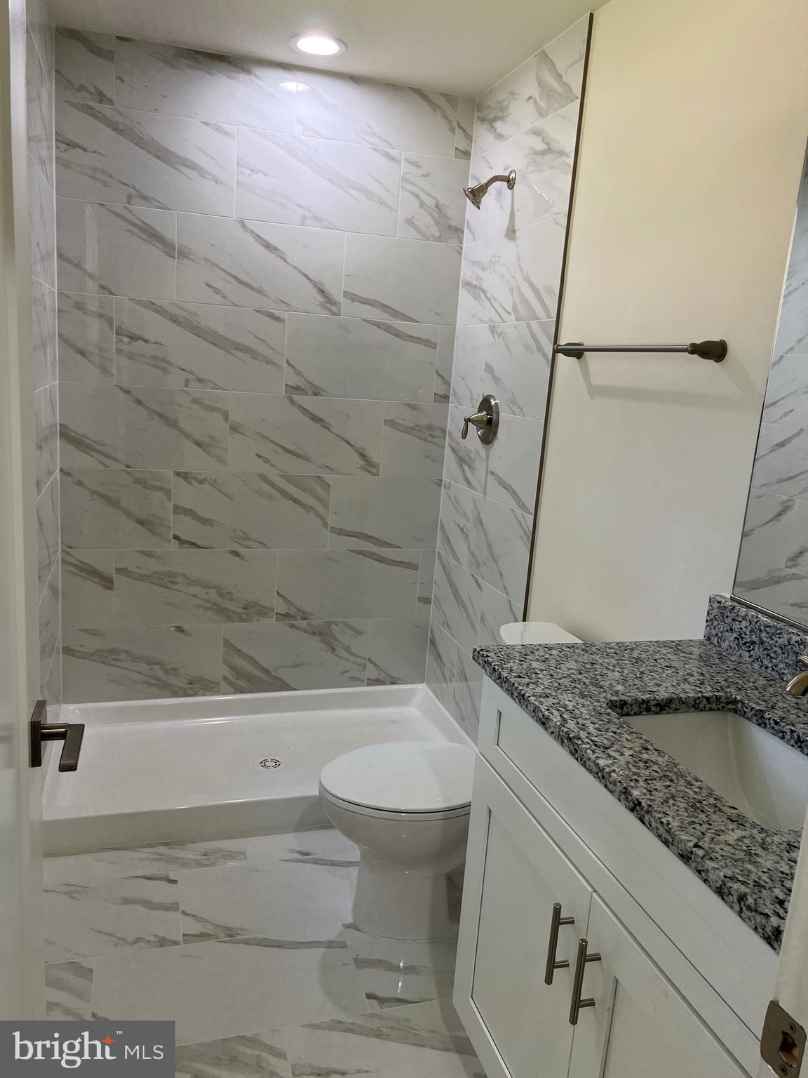 GLEBE HARBOR - Residential