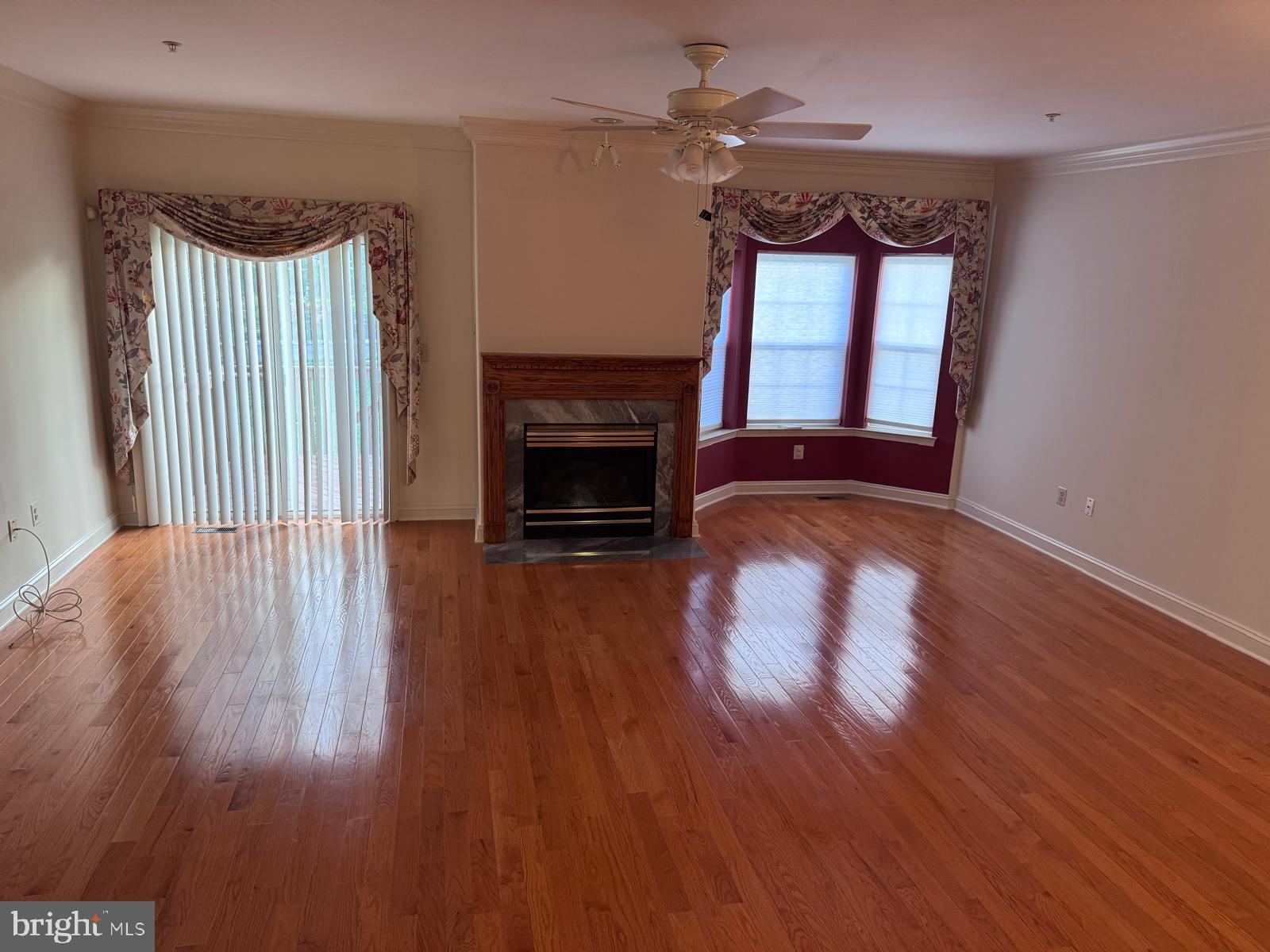 Beautiful 3-Bedroom, 3.5-Bath Rental in Desirable King of Prussia
Spacious and stylish, this 3-bedroom, 3.5-bath rental offers comfort and convenience in one of the most sought-after areas of King of Prussia. The home features an open-concept main level with hardwood floors, a modern kitchen with stainless steel appliances, and two cozy fireplaces perfect for relaxing or entertaining.
Each bedroom includes generous closet space and a private en-suite bath. The fully finished basement provides additional living space ideal for a media room, home office, or gym. Step outside to enjoy the private deck great for morning coffee or evening gatherings.
Additional highlights include a huge third-floor storage room, in-unit laundry, and easy access to shopping, dining and major highways. This property is a walking distance to Heuster Park, close to schools, and bus stop that takes you to the mall and to Philadelphia