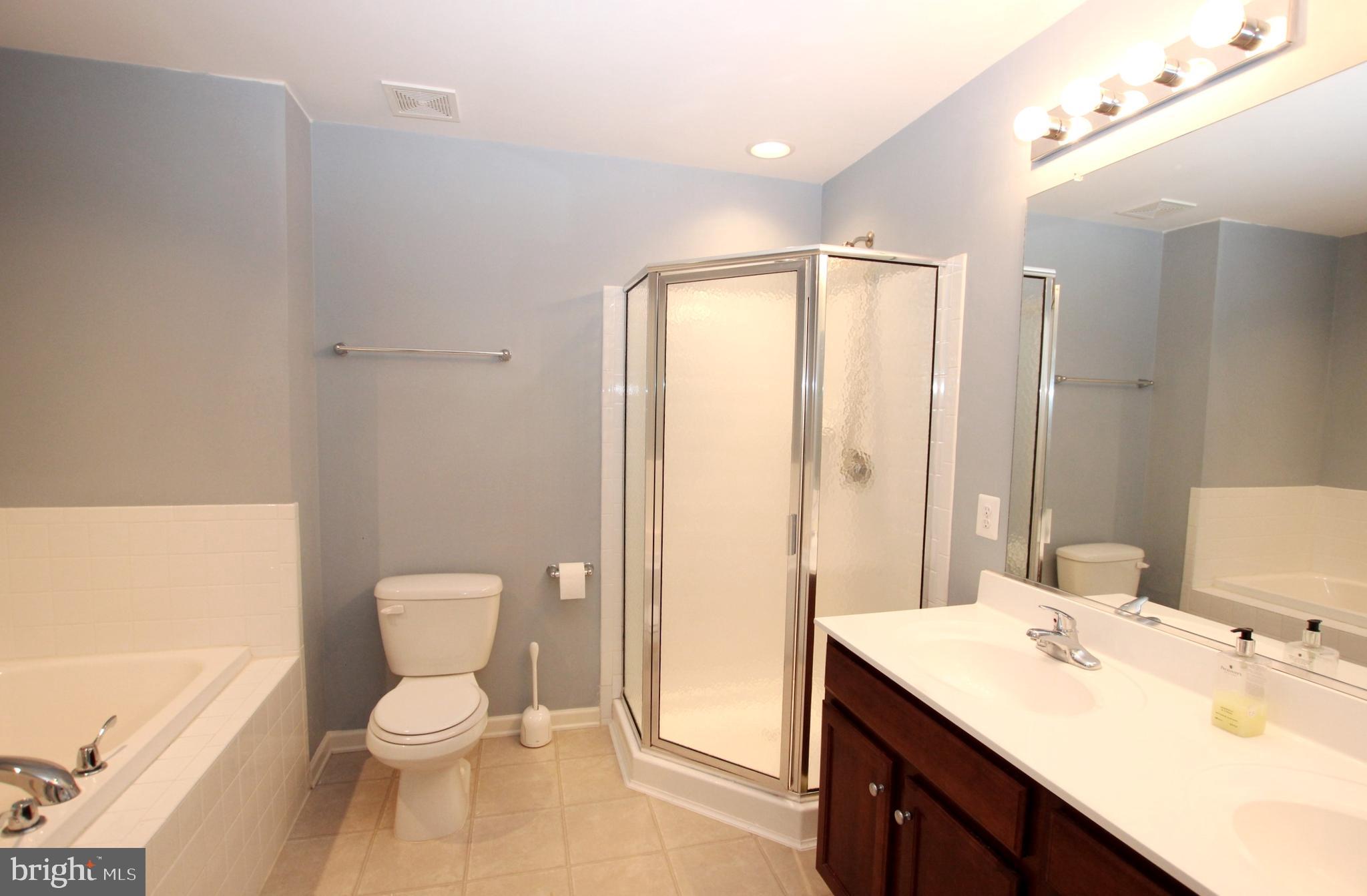 LAKELAND PLACE - Residential