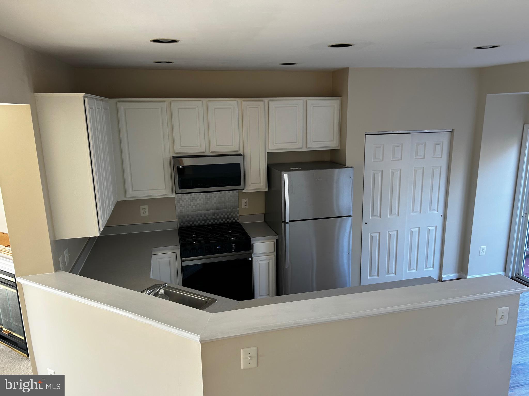 COMPTON VILLAGE - Residential Lease