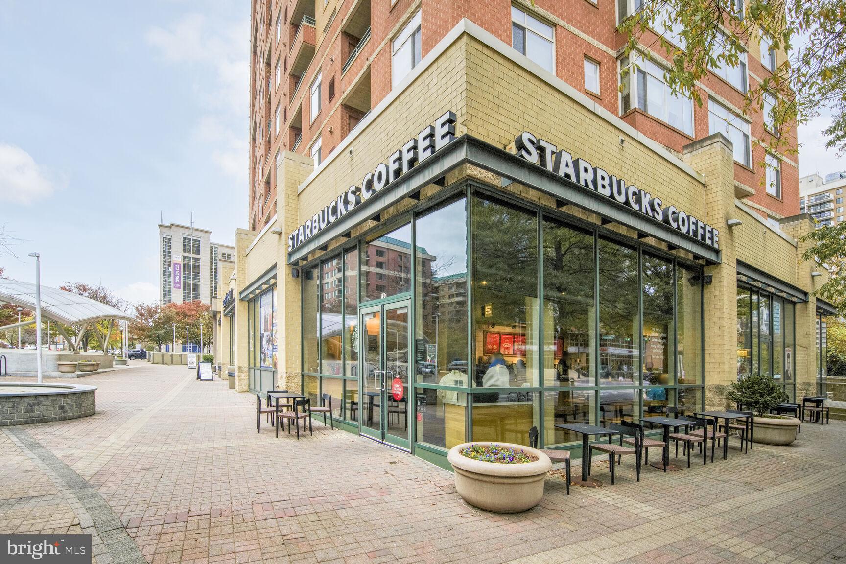 LEXINGTON SQUARE - Residential