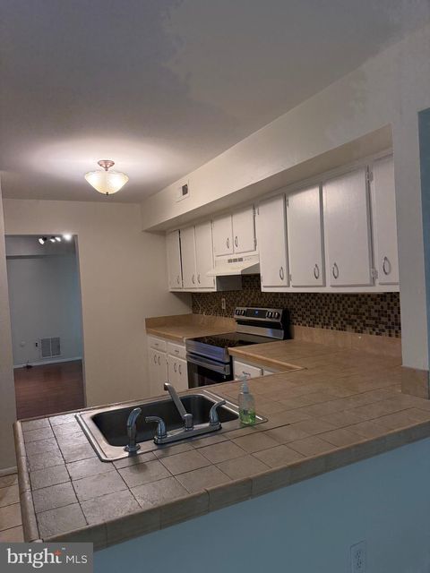 Photo of 4 Laurel Court, DEPTFORD TWP, NJ 08096 (MLS # NJGL2065370)