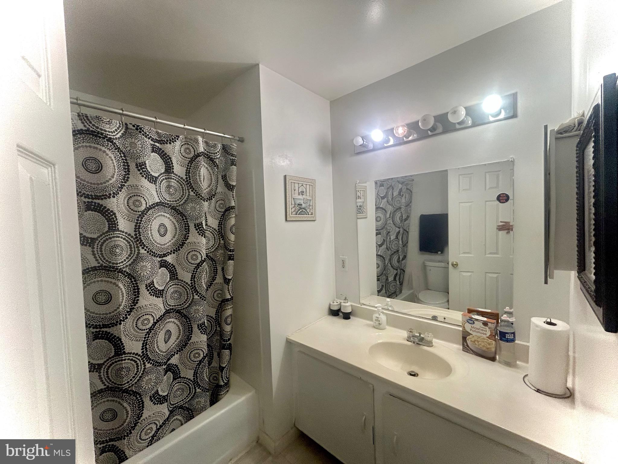 THE OAKS AT SIXTY FIFTH - Residential