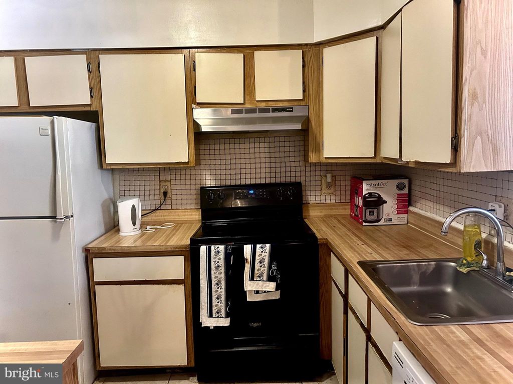 Photo of 3507 Lupine Court #1E, HYATTSVILLE, MD 20784 (MLS # MDPG2181928)