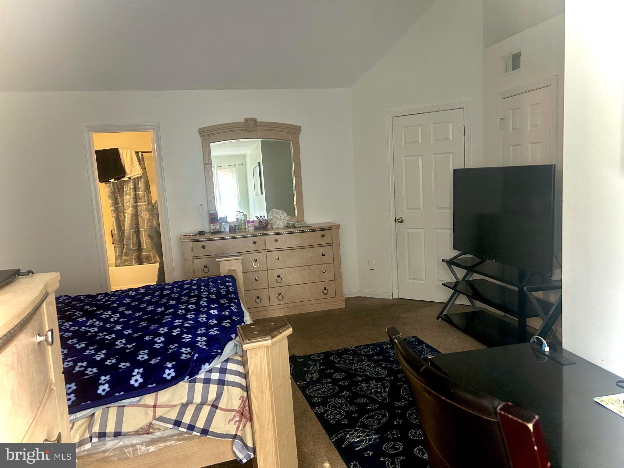 THE OAKS AT SIXTY FIFTH - Residential