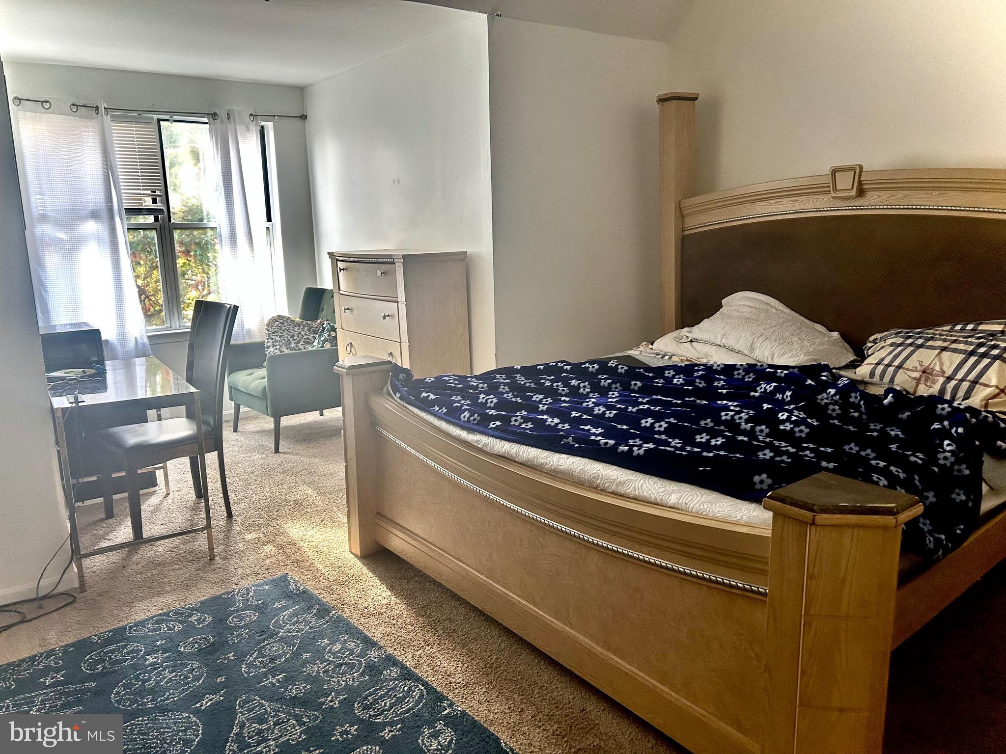 THE OAKS AT SIXTY FIFTH - Residential