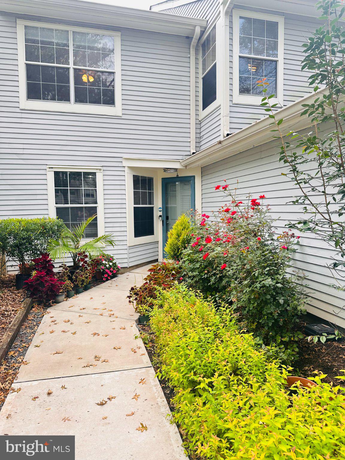 10 COLEBROOK COURT