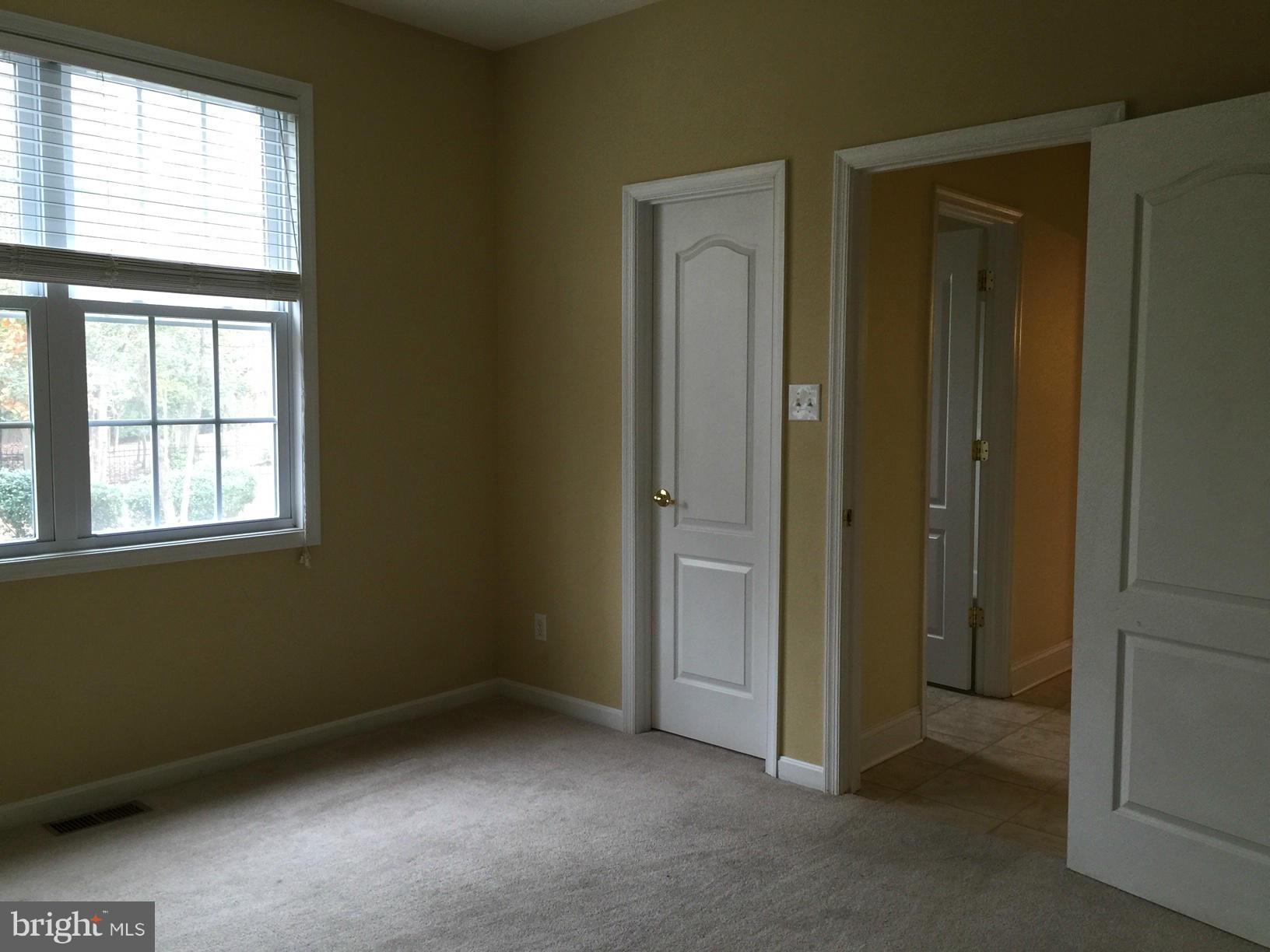 ESTATES AT SINGLETREE - Residential Lease