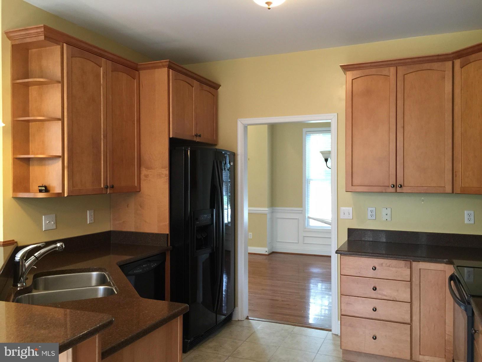 ESTATES AT SINGLETREE - Residential Lease