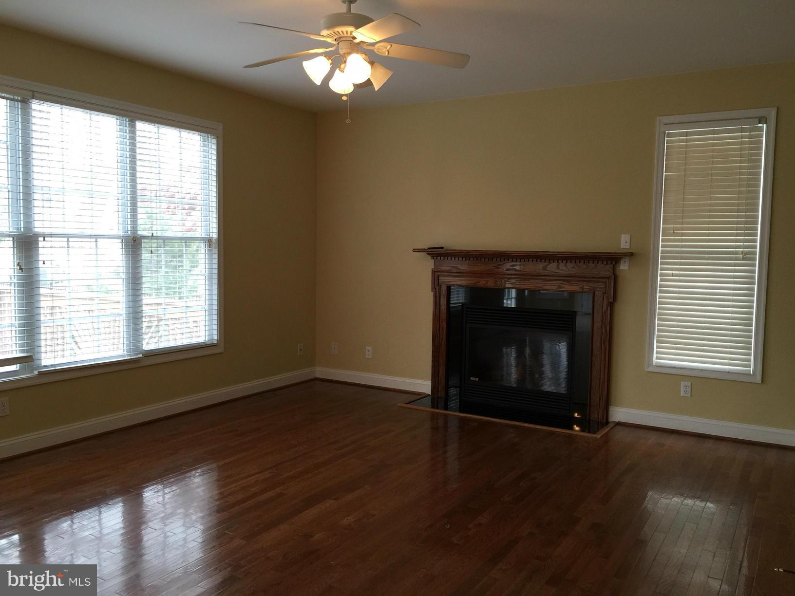 ESTATES AT SINGLETREE - Residential Lease