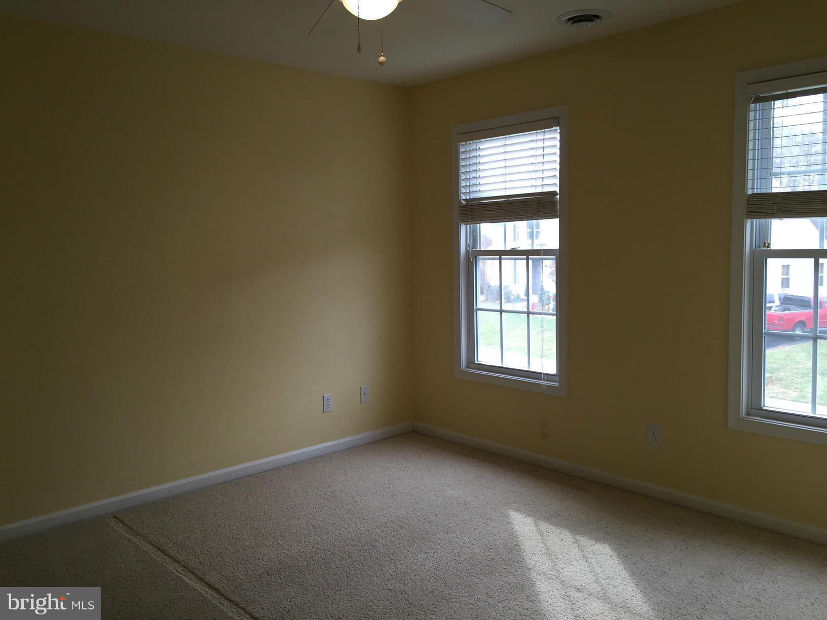 ESTATES AT SINGLETREE - Residential Lease