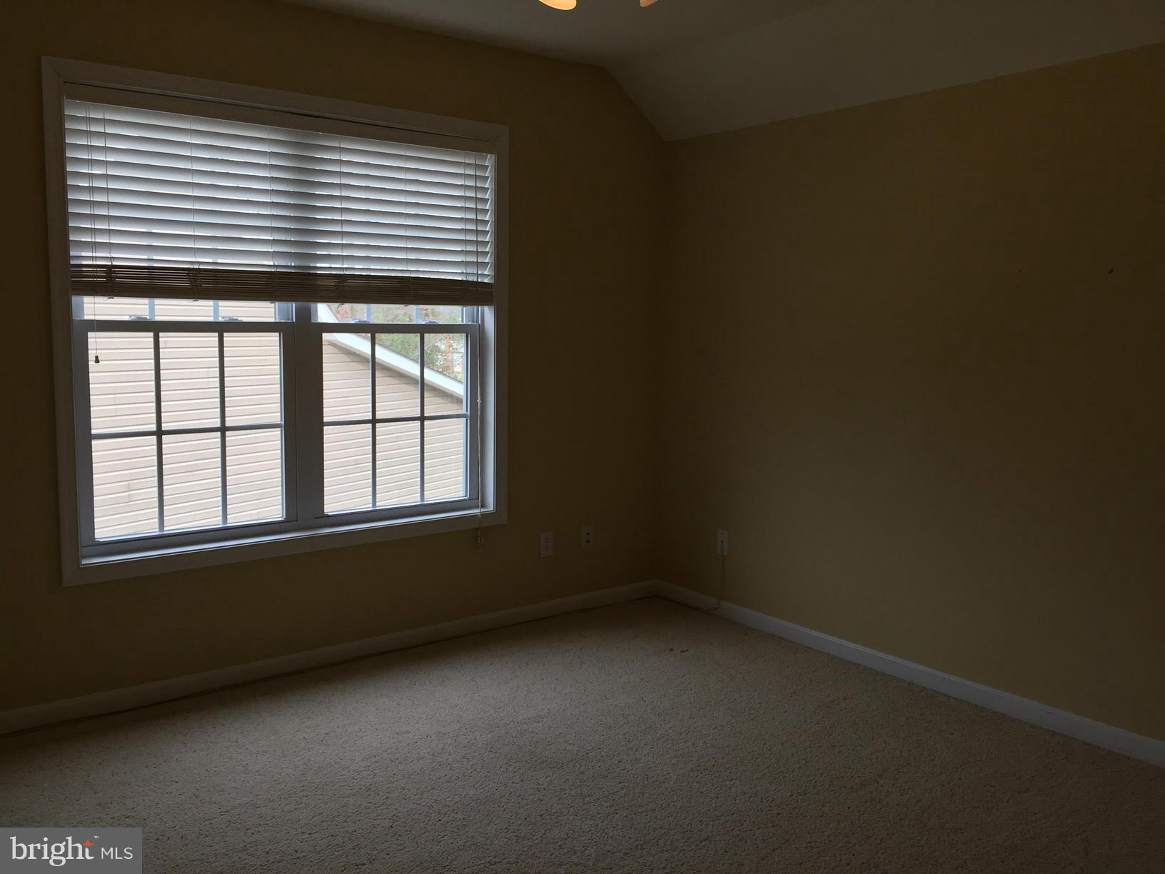 ESTATES AT SINGLETREE - Residential Lease