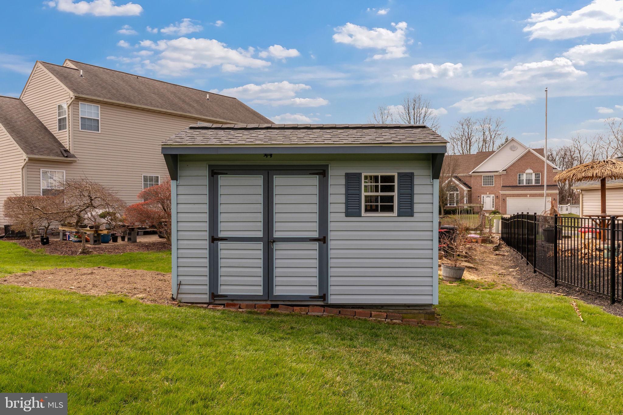 EAST GATE - Residential