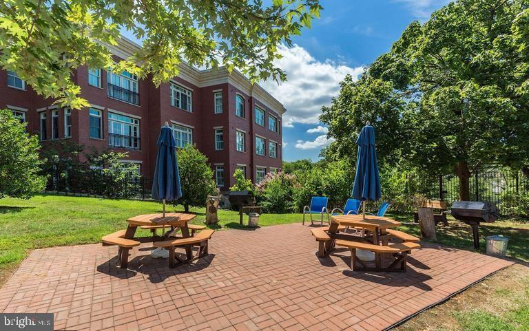 CARDINAL HOUSE - Residential Lease