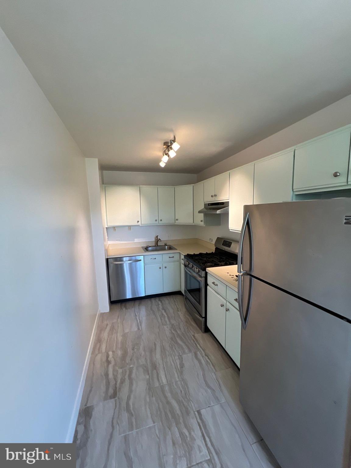 CARDINAL HOUSE - Residential Lease