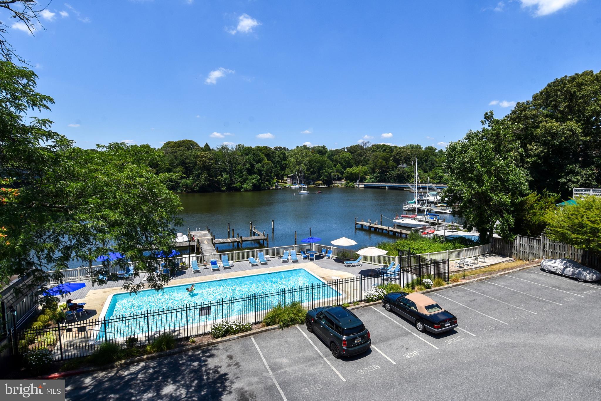 MARINERS COVE - Residential Lease