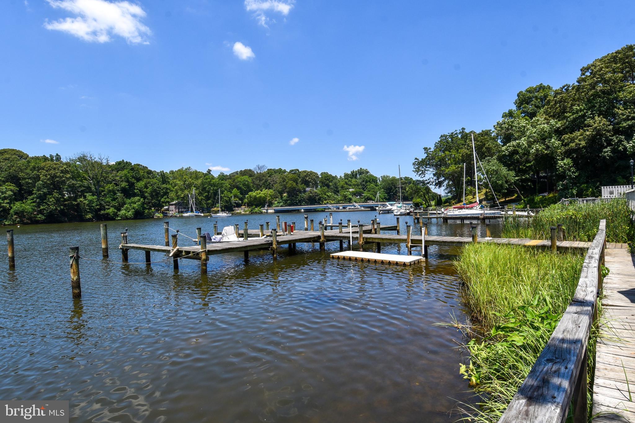 MARINERS COVE - Residential Lease