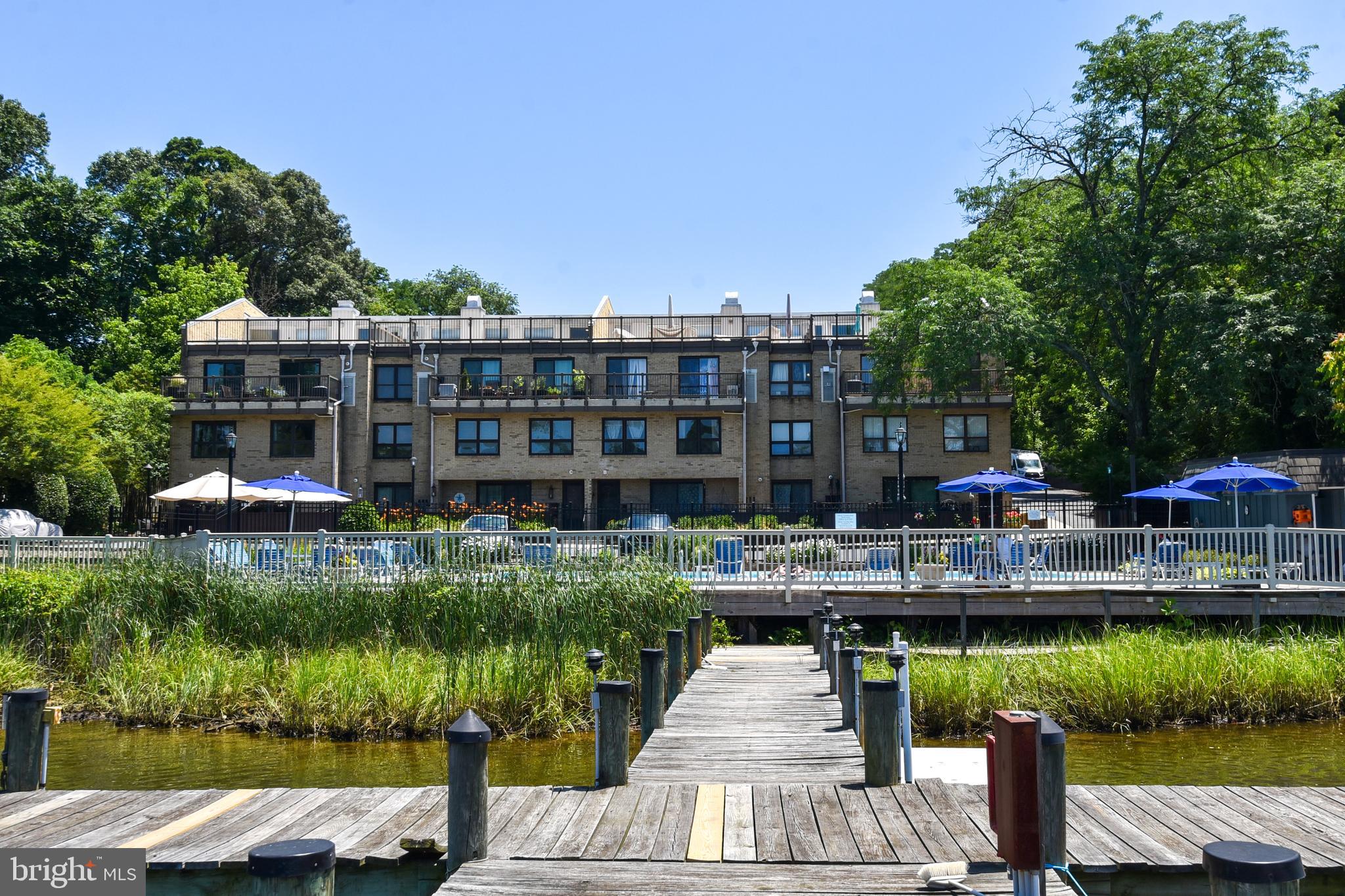 MARINERS COVE - Residential Lease