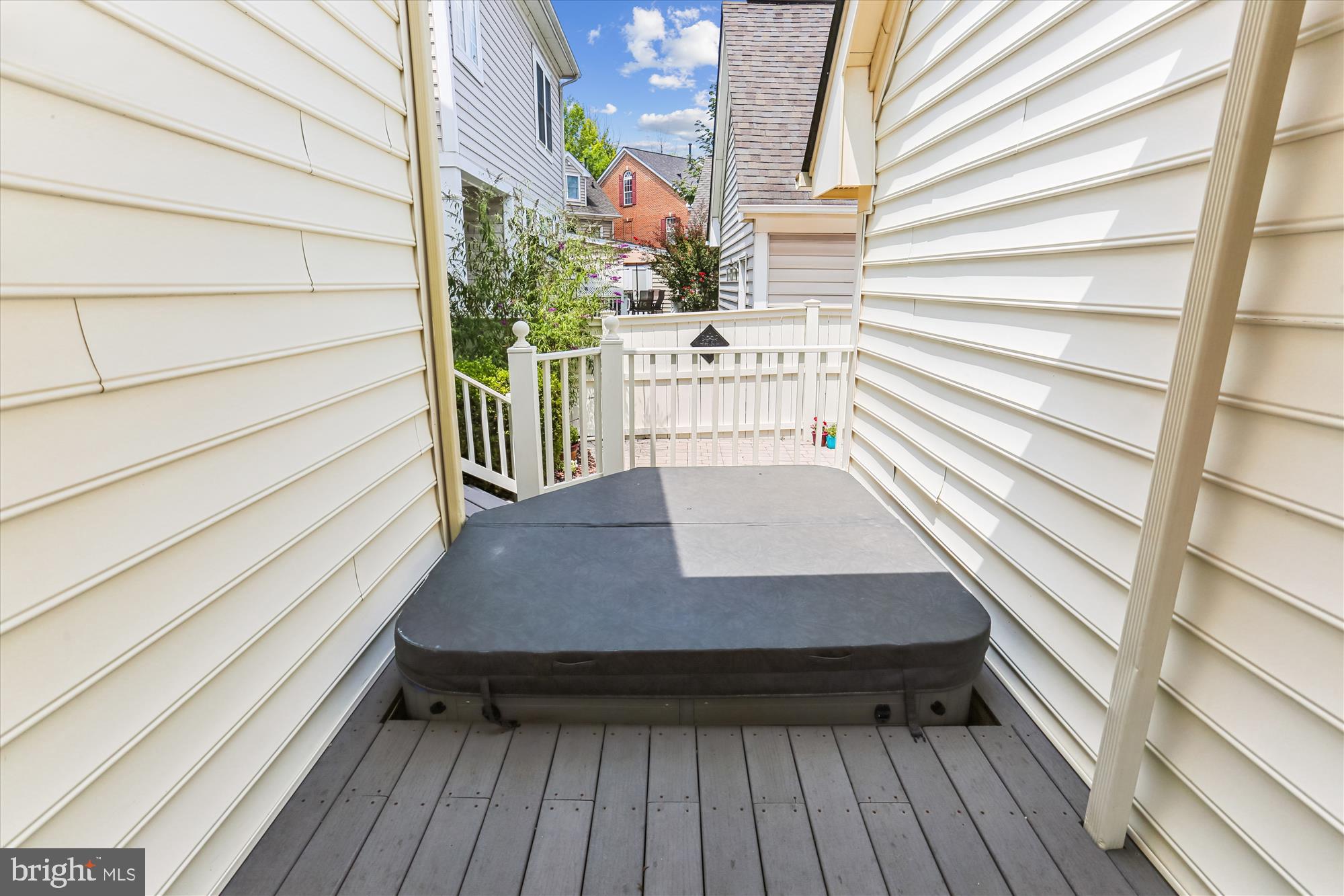 LAKELANDS - Residential