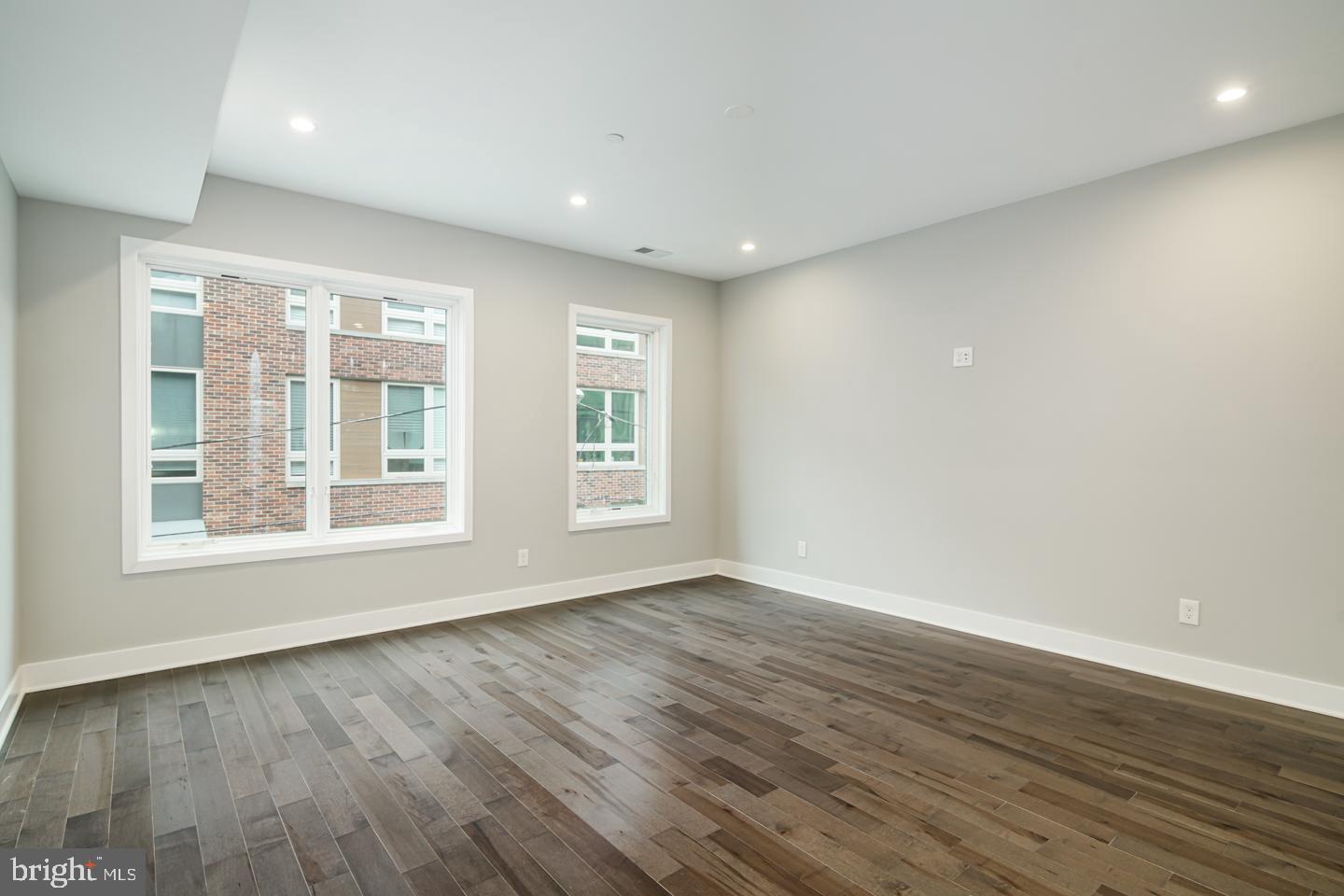 POINT BREEZE - Residential