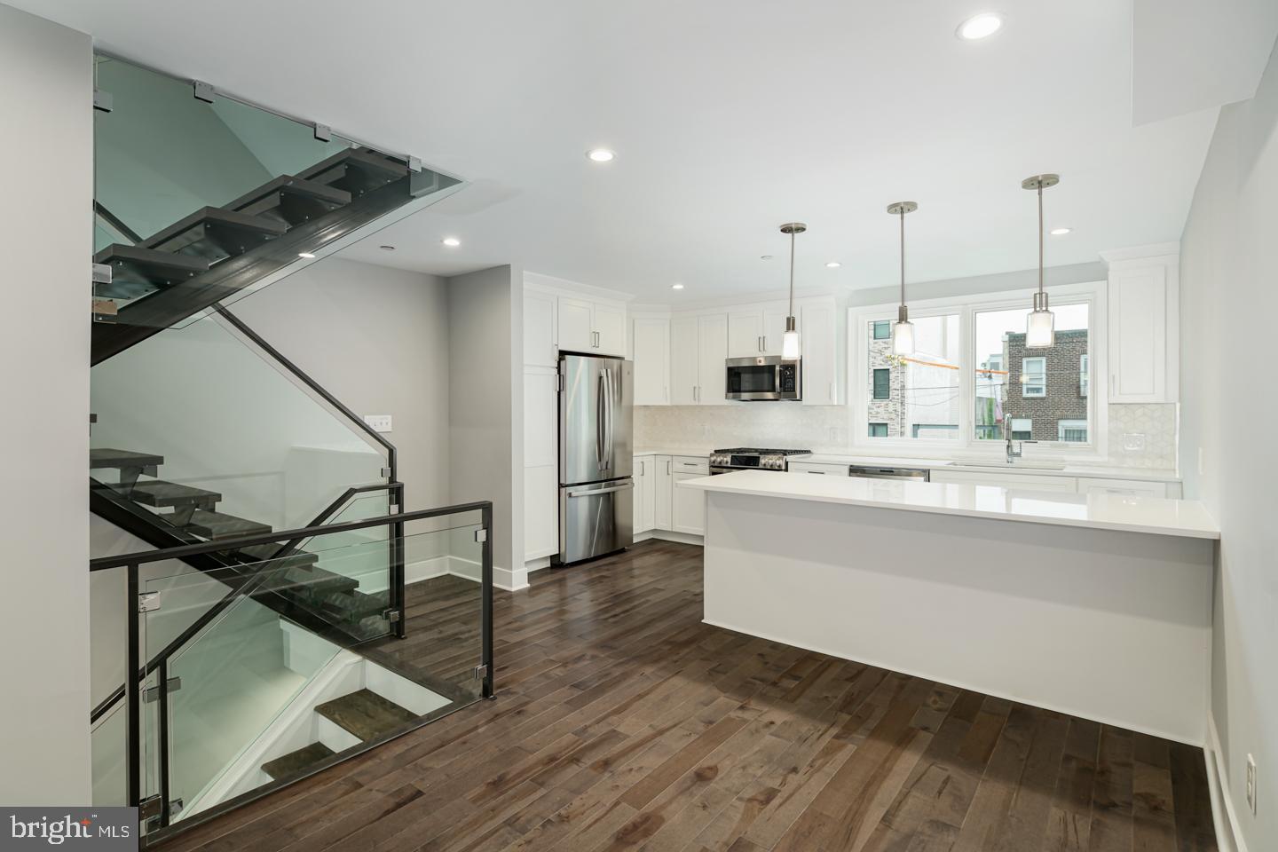 POINT BREEZE - Residential
