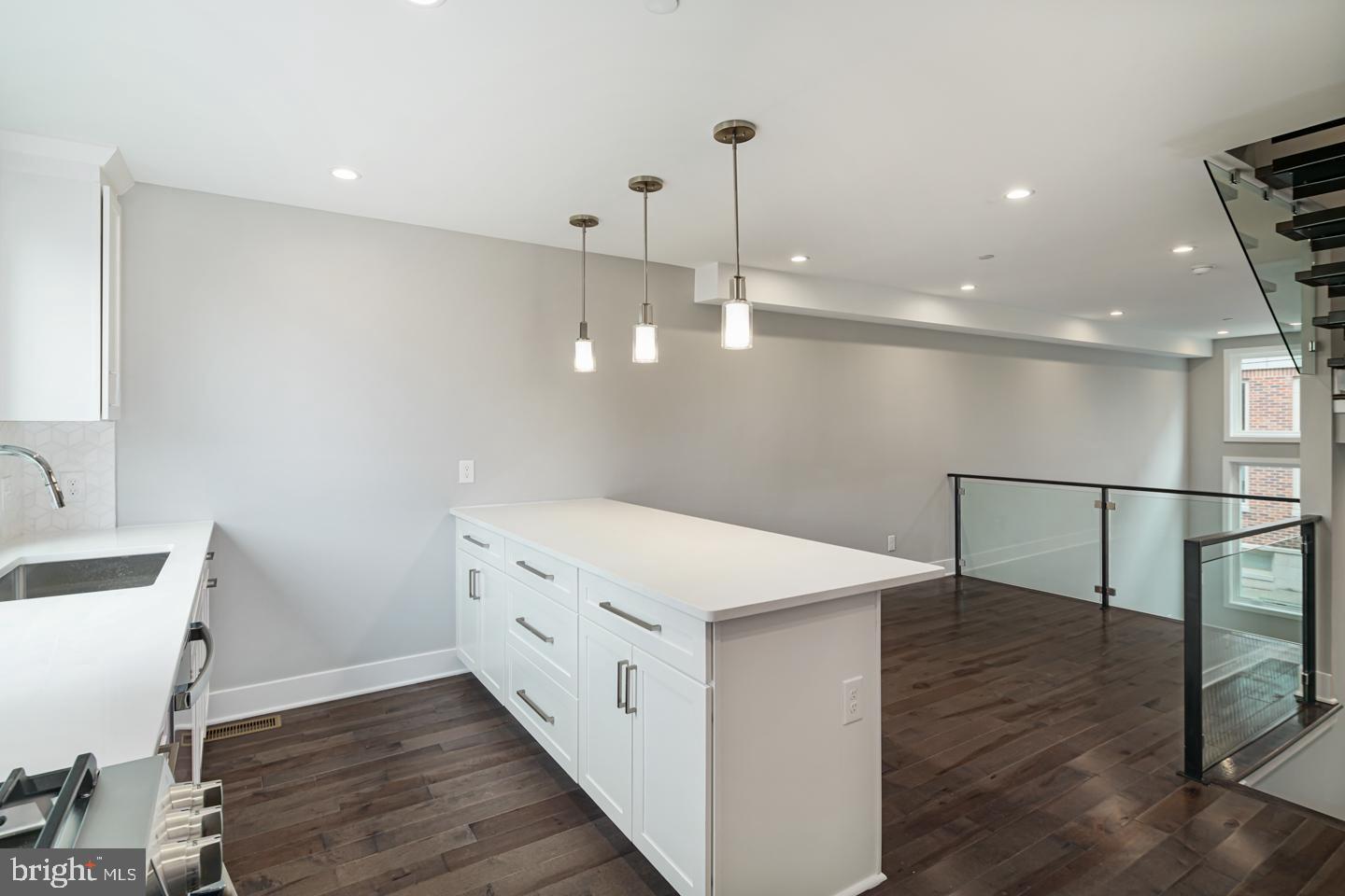 POINT BREEZE - Residential