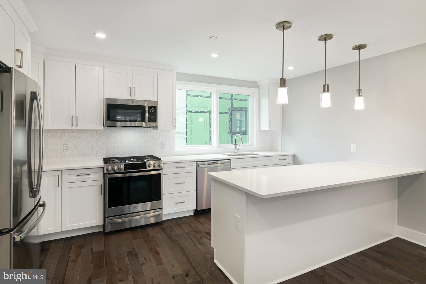 POINT BREEZE - Residential
