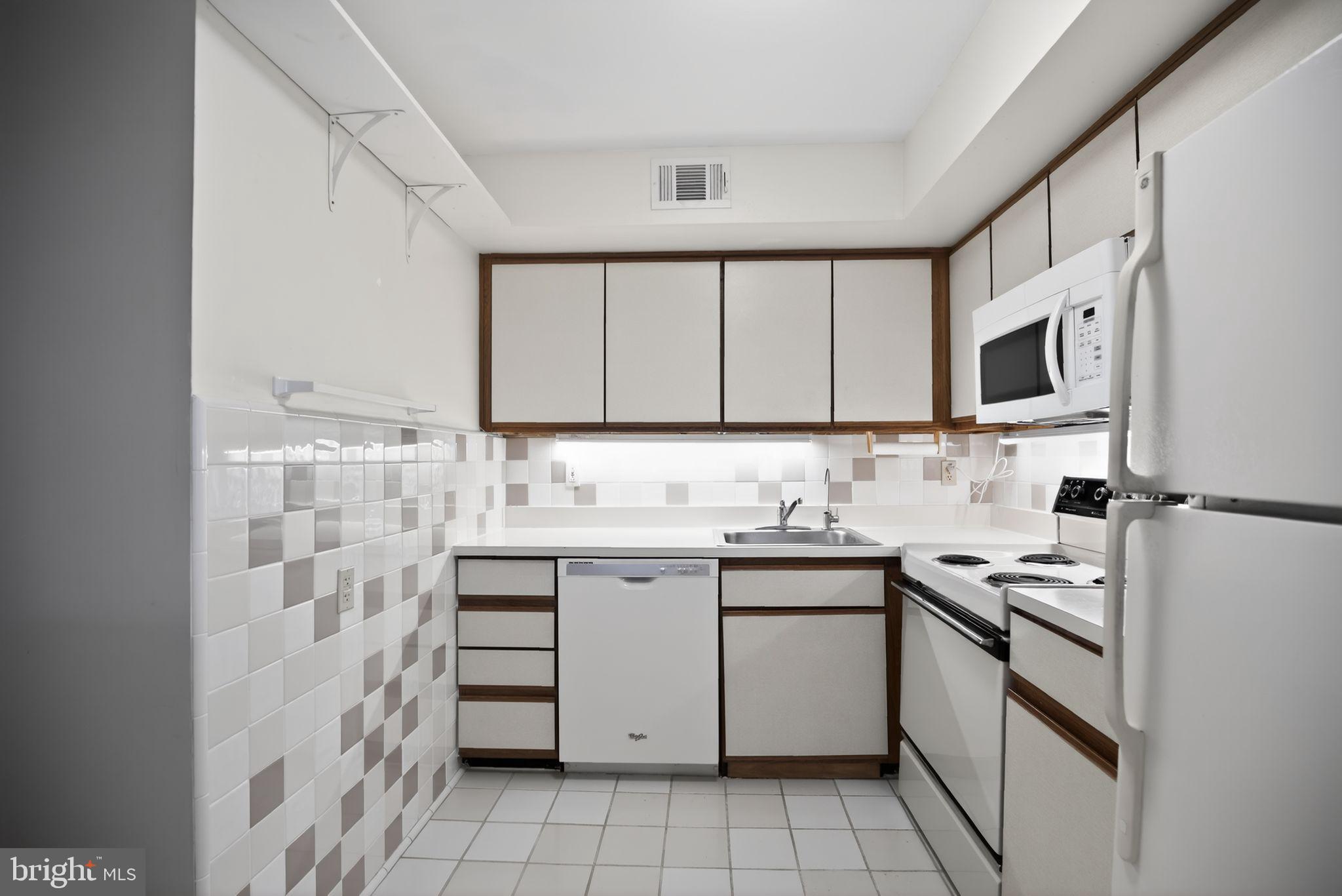 BUTLER PARK CONDO - Residential