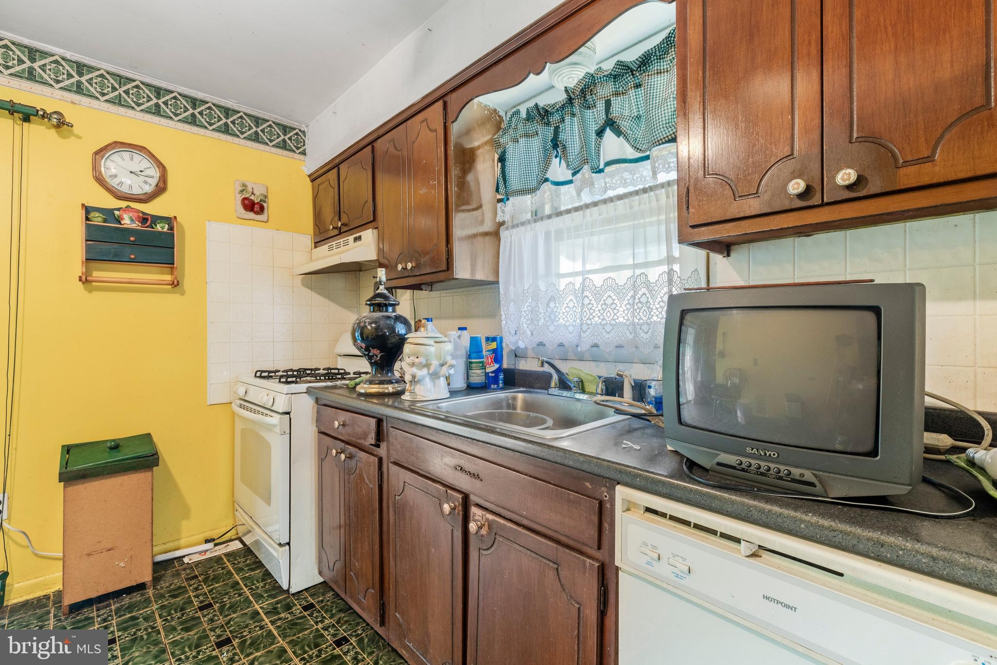 EAST COLUMBIA - Residential