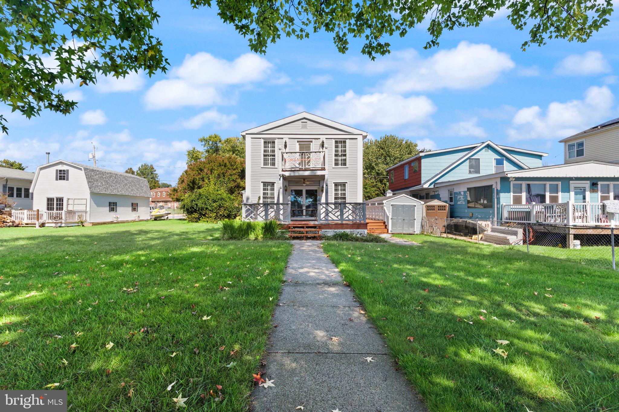 MIDDLE RIVER - Residential