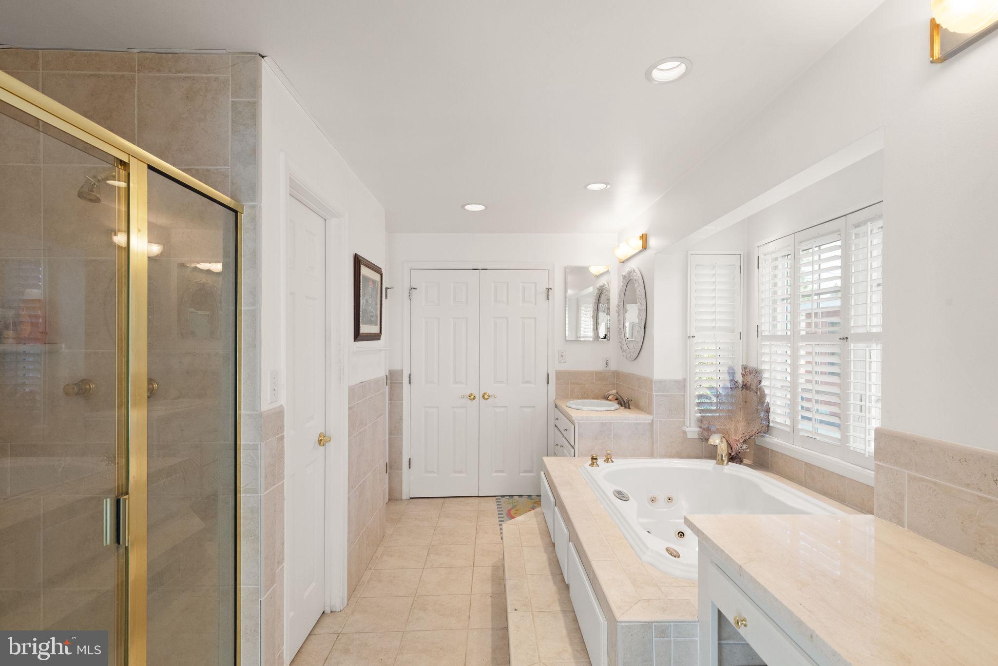 MIDDLE RIVER - Residential