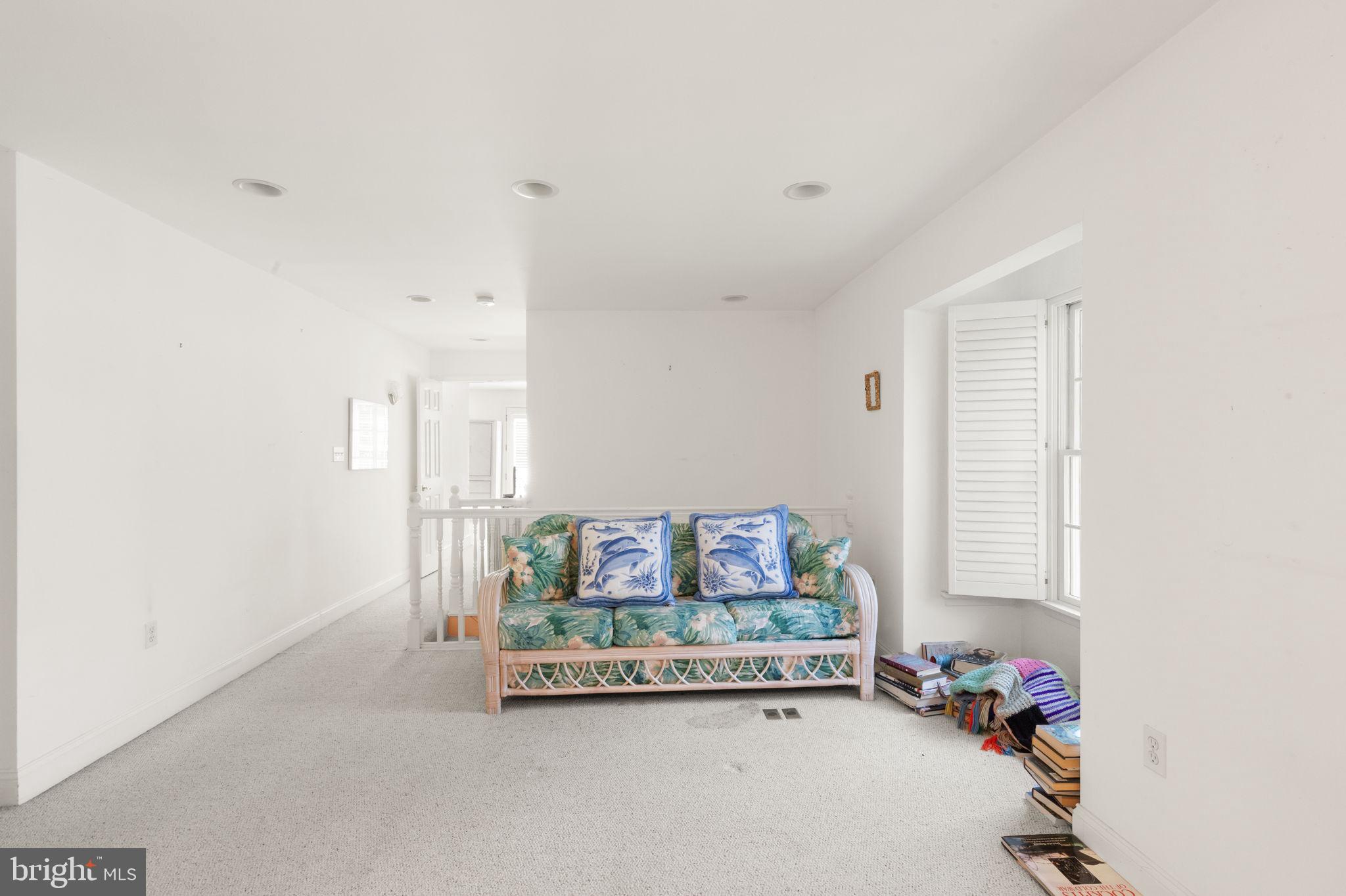 MIDDLE RIVER - Residential